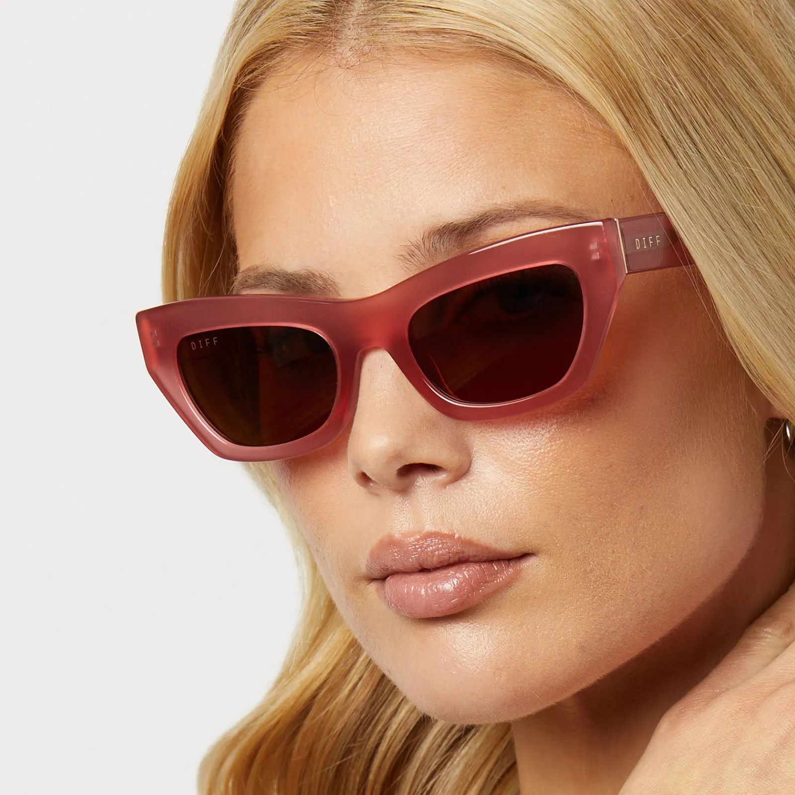 KATARINA - GUAVA   BROWN SUNGLASSES