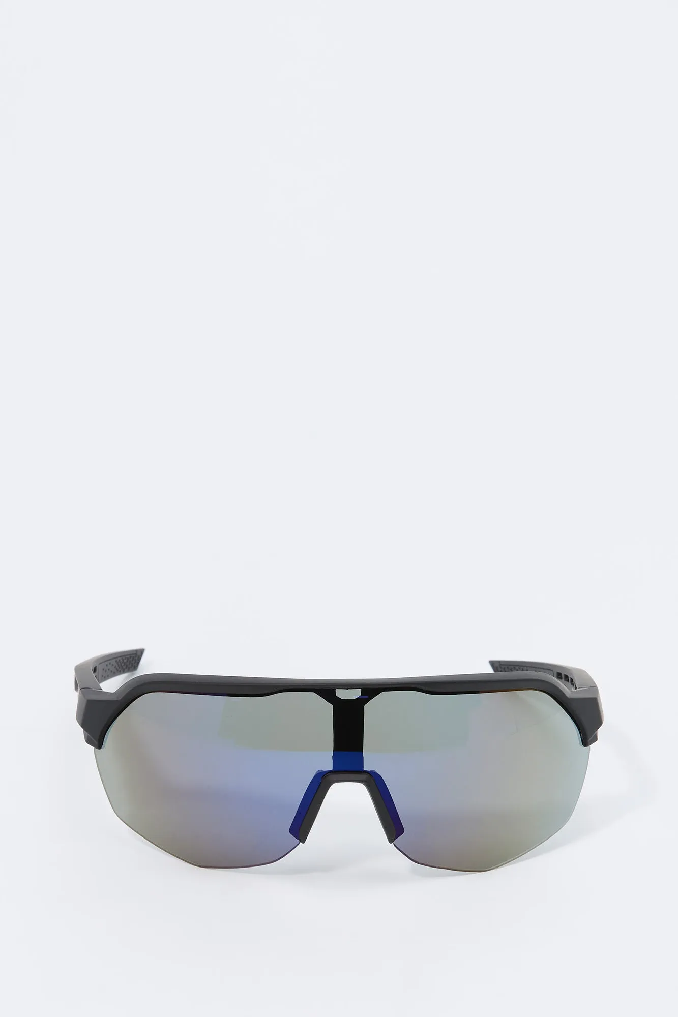 Lunettes de soleil avec verres courbés