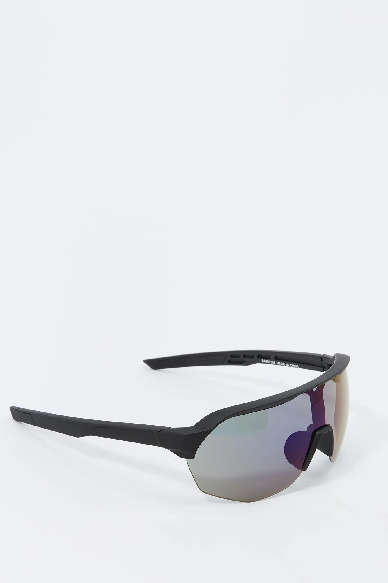 Lunettes de soleil avec verres courbés