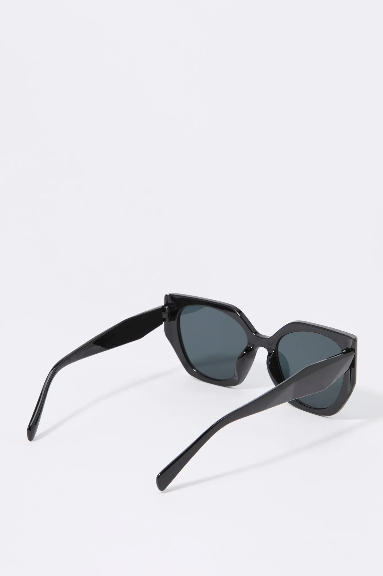 Lunettes de soleil oeil de chat géométriques
