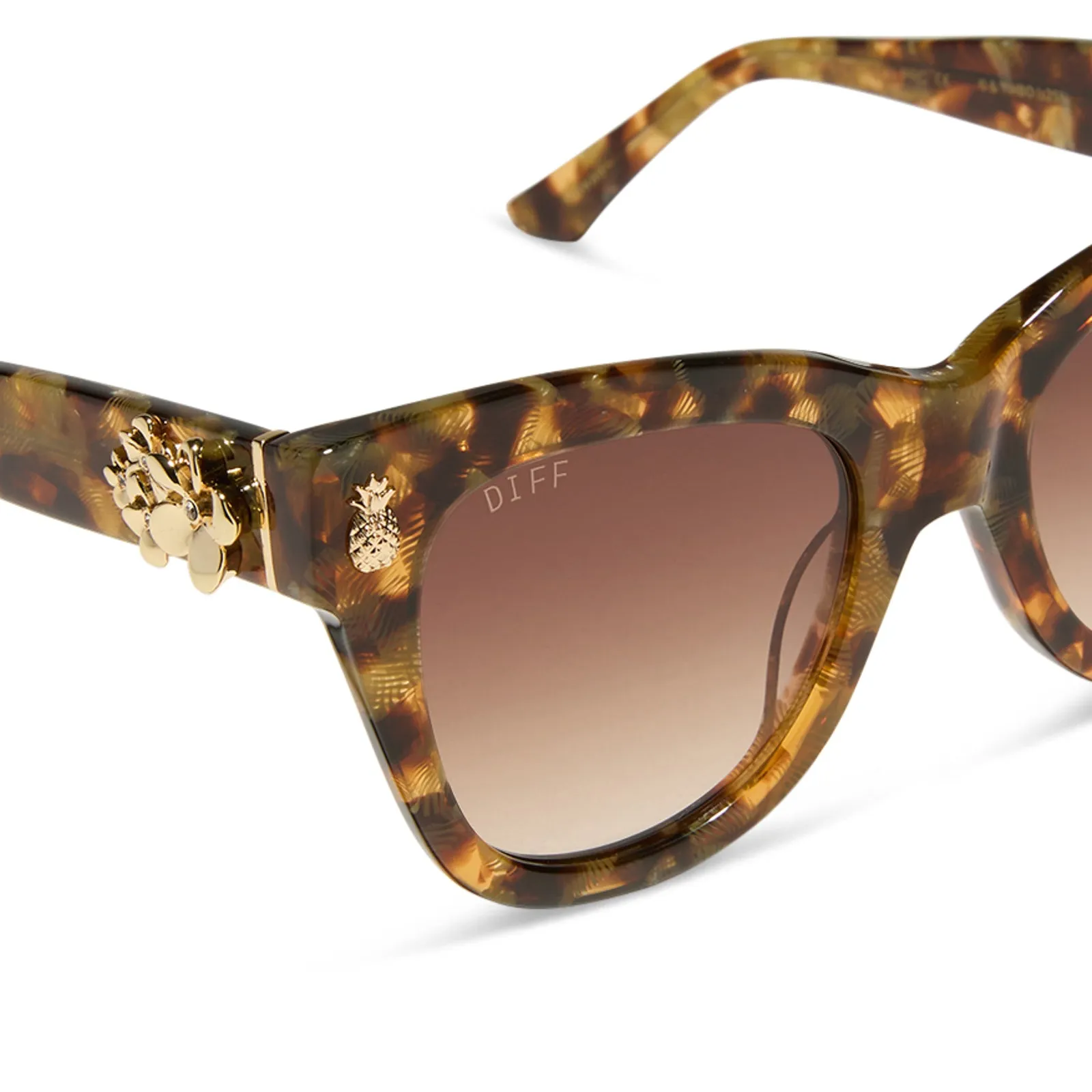 THE WHITE LOTUS - HAWAII   COCONUT PALM TORTOISE   BROWN SUGAR GRADIENT SUNGLASSES